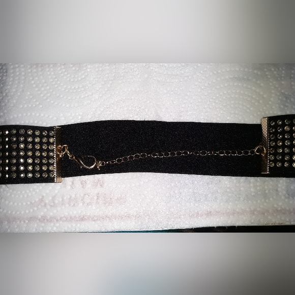 TODAY Only$25 Hot Topic Black Choker Rose Gold Copper Rhinestone flat studs NEW - Picture 5 of 7